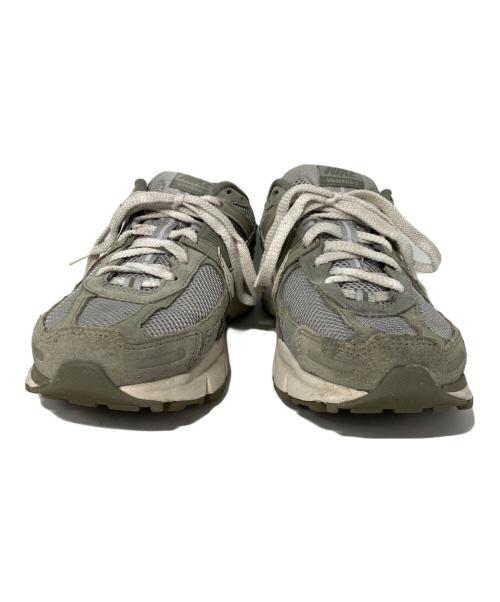 NIKE（ナイキ）NIKE (ナイキ) Zoom Vomero 5 グレー サイズ:26.5cmの古着・服飾アイテム
