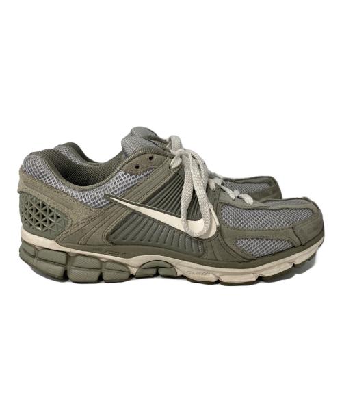 NIKE（ナイキ）NIKE (ナイキ) Zoom Vomero 5 グレー サイズ:26.5cmの古着・服飾アイテム