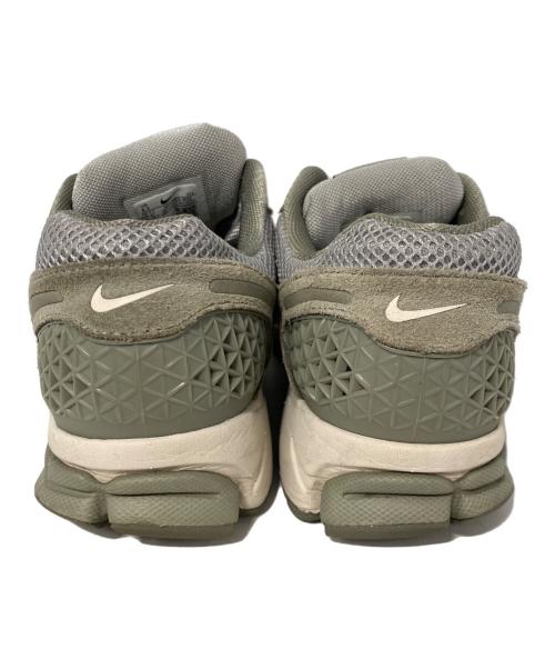 NIKE（ナイキ）NIKE (ナイキ) Zoom Vomero 5 グレー サイズ:26.5cmの古着・服飾アイテム