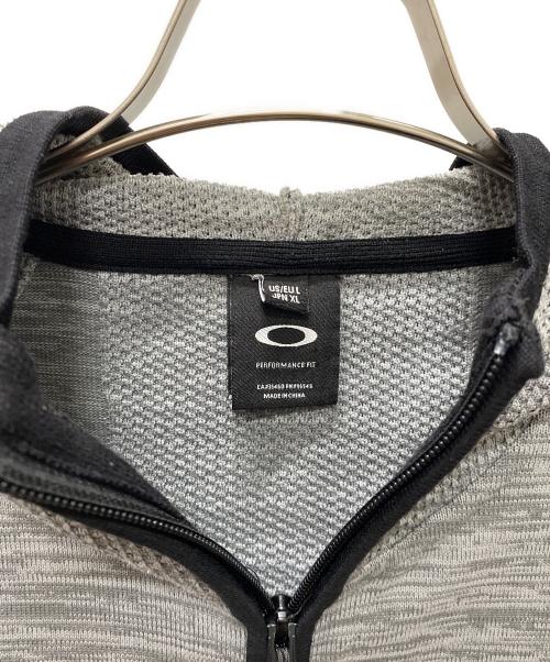OAKLEY（オークリー）OAKLEY (オークリー) ゴルフウェア(トップス) グレー サイズ:XLの古着・服飾アイテム