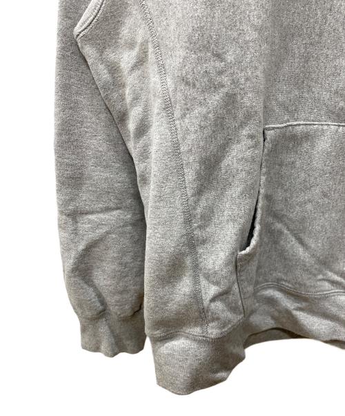 SUPREME（シュプリーム）Supreme (シュプリーム) KAWS (カウズ) プルオーバーパーカー グレー サイズ:Lの古着・服飾アイテム