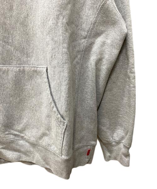 SUPREME（シュプリーム）Supreme (シュプリーム) KAWS (カウズ) プルオーバーパーカー グレー サイズ:Lの古着・服飾アイテム