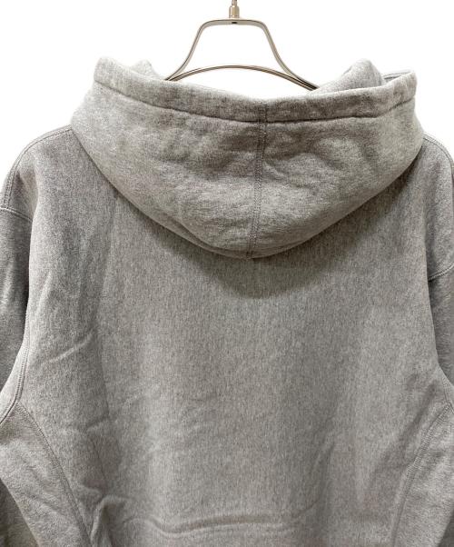 SUPREME（シュプリーム）Supreme (シュプリーム) KAWS (カウズ) プルオーバーパーカー グレー サイズ:Lの古着・服飾アイテム