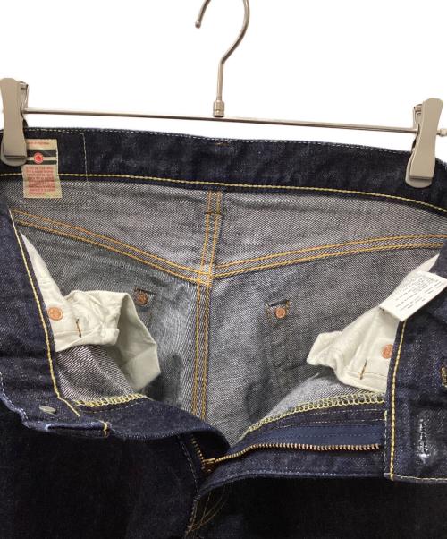 MOMOTARO JEANS（桃太郎ジーンズ）MOMOTARO JEANS (桃太郎ジーンズ) 広島東洋カープ (ヒロシマトウヨウカープ) 出陣カープモデル デニムパンツ インディゴ サイズ:W31の古着・服飾アイテム