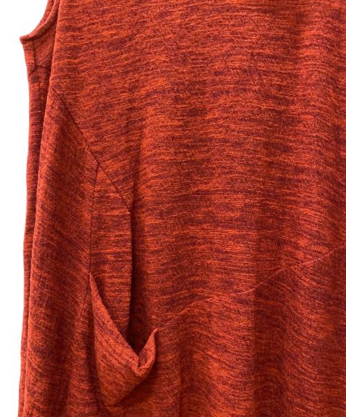 慈雨（ジウ）慈雨 (ジウ) ノースリーブワンピース レッド サイズ:40の古着・服飾アイテム