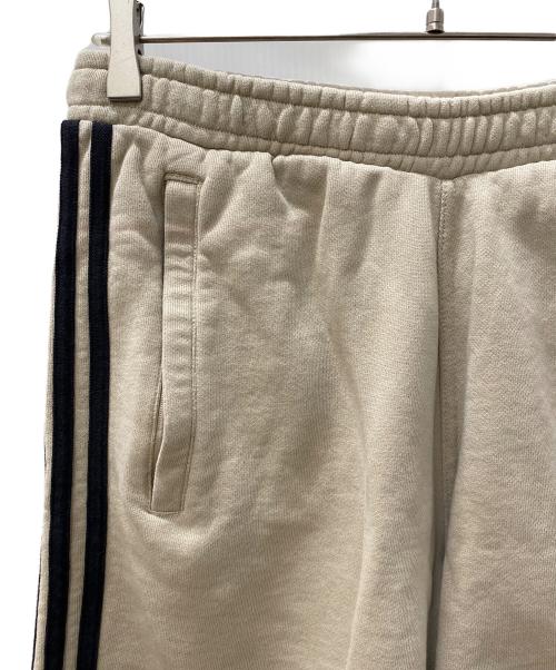 adidas（アディダス）adidas (アディダス) ハーフパンツ ベージュ サイズ:XLの古着・服飾アイテム