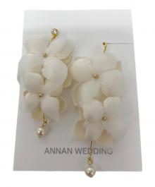 ANNAN WEDDING（アンナンウェディング）の古着「花びらイヤリング」