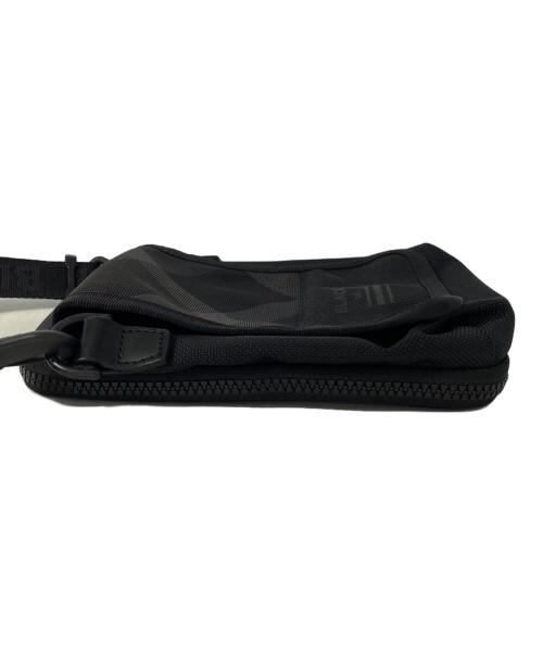 BLACK LABEL CRESTBRIDGE（ブラックレーベル クレストブリッジ）BLACK LABEL CRESTBRIDGE (ブラックレーベル クレストブリッジ) ショルダーバッグ ブラックの古着・服飾アイテム