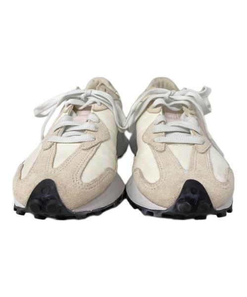 NEW BALANCE（ニューバランス）NEW BALANCE (ニューバランス) W327 ホワイト サイズ:23.5cmの古着・服飾アイテム