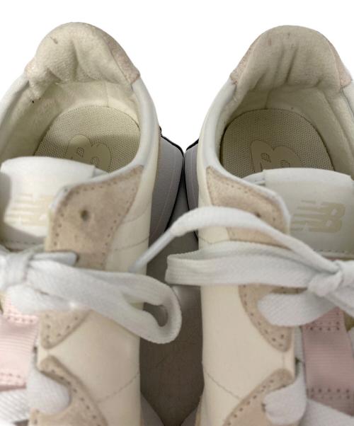NEW BALANCE（ニューバランス）NEW BALANCE (ニューバランス) W327 ホワイト サイズ:23.5cmの古着・服飾アイテム