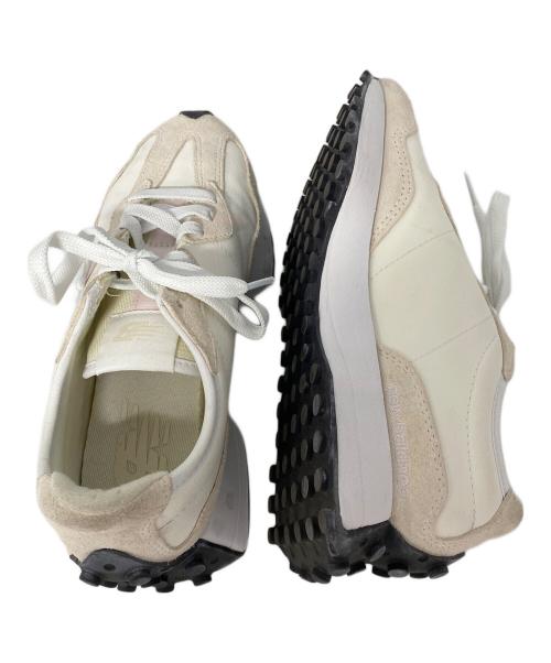 NEW BALANCE（ニューバランス）NEW BALANCE (ニューバランス) W327 ホワイト サイズ:23.5cmの古着・服飾アイテム