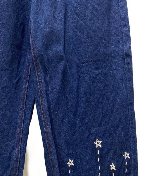 Tina Jojun（ティーナ ジョジュン）TINA JOJUN (ティーナ ジョジュン) 刺繍入り ストレートデニムパンツ インディゴ サイズ:Sの古着・服飾アイテム