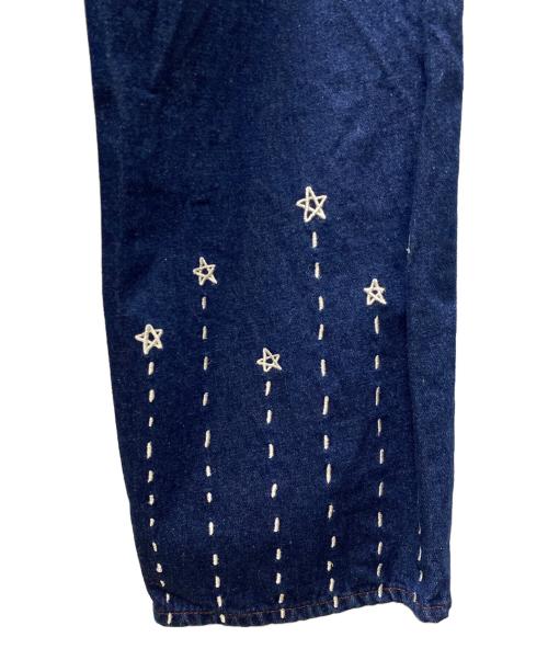 Tina Jojun（ティーナ ジョジュン）TINA JOJUN (ティーナ ジョジュン) 刺繍入り ストレートデニムパンツ インディゴ サイズ:Sの古着・服飾アイテム
