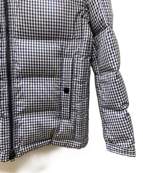 BLACK LABEL CRESTBRIDGE（ブラックレーベル クレストブリッジ）BLACK LABEL CRESTBRIDGE (ブラックレーベル クレストブリッジ) ダウンジャケット ホワイト×ネイビー サイズ:Mの古着・服飾アイテム