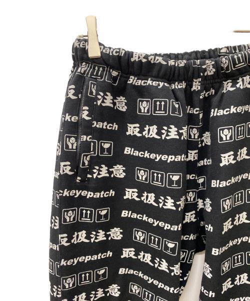 BlackEyePatch（ブラックアイパッチ）BlackEyePatch (ブラックアイパッチ) HANDLE WITH CARE SWEAT PANTS ブラック サイズ:Mの古着・服飾アイテム