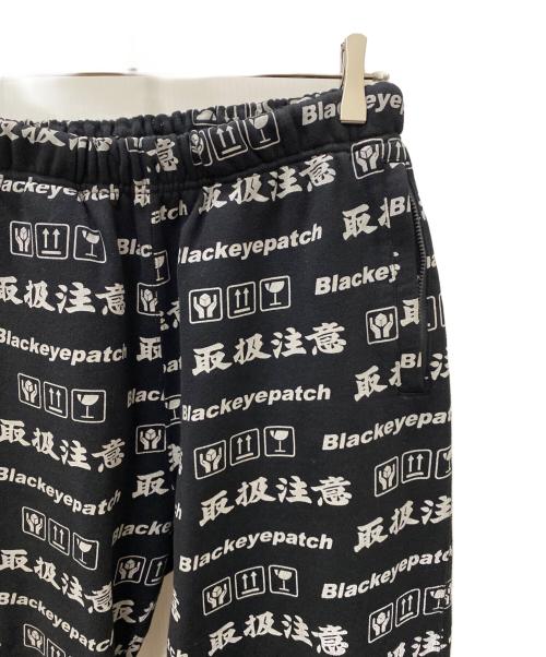 BlackEyePatch（ブラックアイパッチ）BlackEyePatch (ブラックアイパッチ) HANDLE WITH CARE SWEAT PANTS ブラック サイズ:Mの古着・服飾アイテム