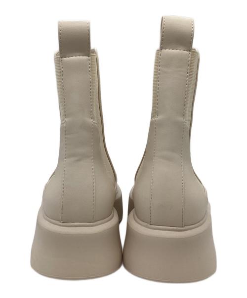 emmi（エミ）emmi (エミ) サイドゴアブーツ アイボリー サイズ:25.0の古着・服飾アイテム