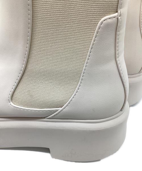 emmi（エミ）emmi (エミ) サイドゴアブーツ アイボリー サイズ:25.0の古着・服飾アイテム