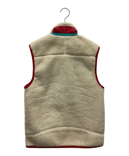 Patagonia（パタゴニア）Patagonia (パタゴニア) CLASSIC RETRO-X VEST アイボリー×レッド サイズ:Sの古着・服飾アイテム