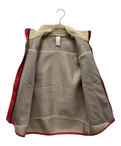 Patagonia（パタゴニア）Patagonia (パタゴニア) CLASSIC RETRO-X VEST アイボリー×レッド サイズ:Sの古着・服飾アイテム
