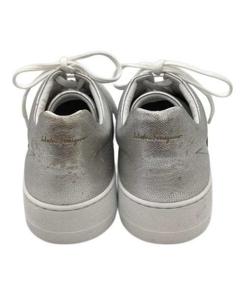 Salvatore Ferragamo（サルヴァトーレ フェラガモ）Salvatore Ferragamo (サルヴァトーレ フェラガモ) スニーカー シルバー サイズ:9の古着・服飾アイテム