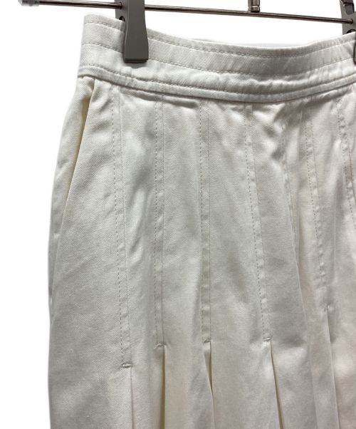 machatt（マチャット）machatt (マチャット) タックフレアスカート ホワイト サイズ:Freeの古着・服飾アイテム