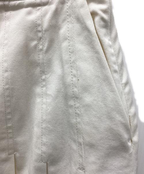 machatt（マチャット）machatt (マチャット) タックフレアスカート ホワイト サイズ:Freeの古着・服飾アイテム