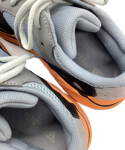 adidas（アディダス）adidas (アディダス) スニーカー/YEEZY BOOST700 グレー×オレンジ サイズ:28.5の古着・服飾アイテム