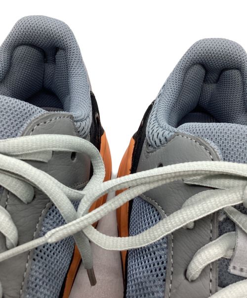 adidas（アディダス）adidas (アディダス) スニーカー/YEEZY BOOST700 グレー×オレンジ サイズ:28.5の古着・服飾アイテム