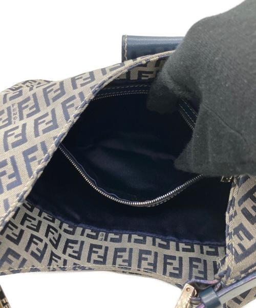 FENDI（フェンディ）FENDI (フェンディ) ショルダーバッグ ネイビーの古着・服飾アイテム