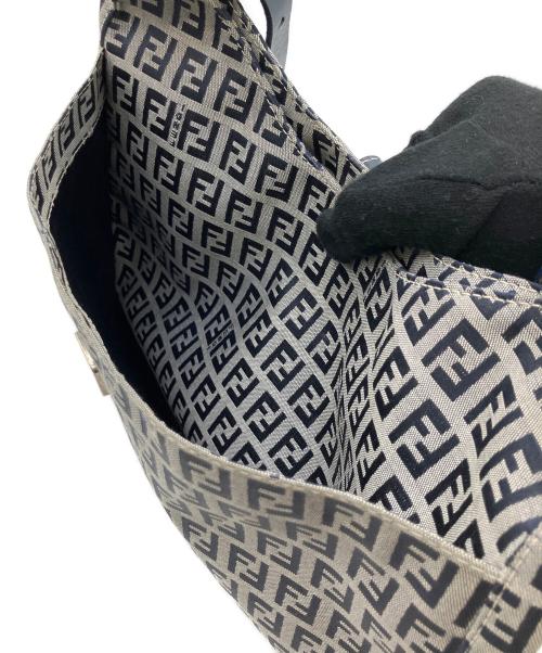 FENDI（フェンディ）FENDI (フェンディ) ショルダーバッグ ネイビーの古着・服飾アイテム
