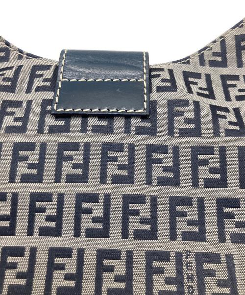 FENDI（フェンディ）FENDI (フェンディ) ショルダーバッグ ネイビーの古着・服飾アイテム