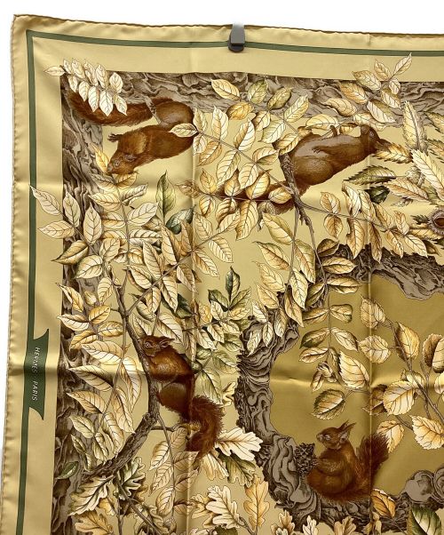 HERMES（エルメス）HERMES (エルメス) シルクスカーフ/カレ90 CASSE NOISETTE くるみ割り ベージュの古着・服飾アイテム
