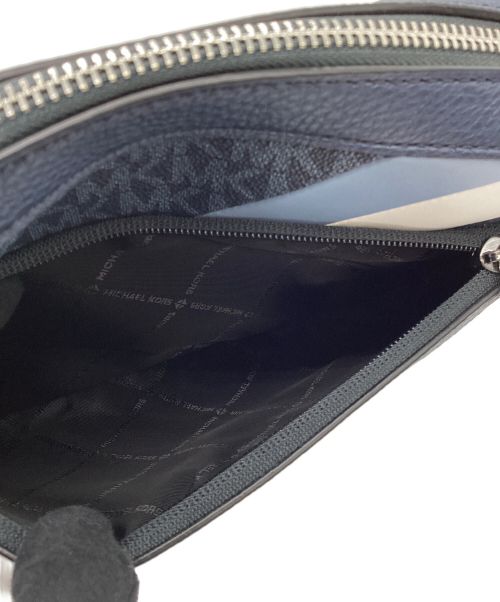 MICHAEL KORS（マイケル・コース）MICHAEL KORS (マイケルコース) ショルダーバッグ ネイビーの古着・服飾アイテム