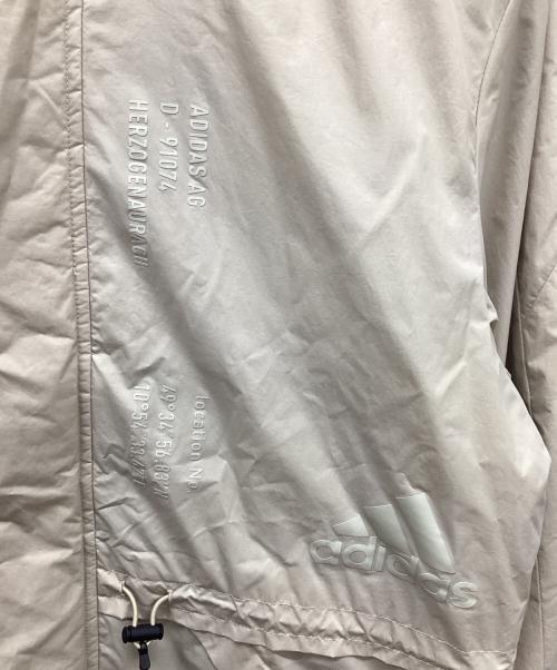 adidas（アディダス）adidas (アディダス) ナイロンジャケット ベージュ サイズ:Sの古着・服飾アイテム