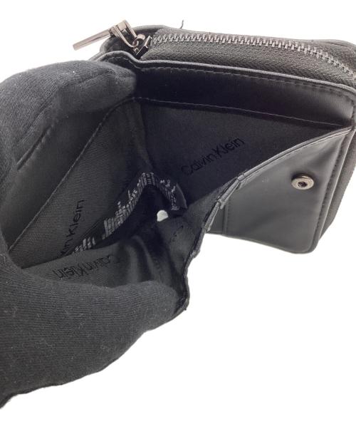 Calvin Klein（カルバンクライン）Calvin Klein (カルバンクライン) キルティング2つ折り財布 ブラックの古着・服飾アイテム