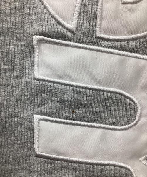 SUPREME（シュプリーム）SUPREME (シュプリーム) Satin applique hooded sweatshirt グレー サイズ:Lの古着・服飾アイテム