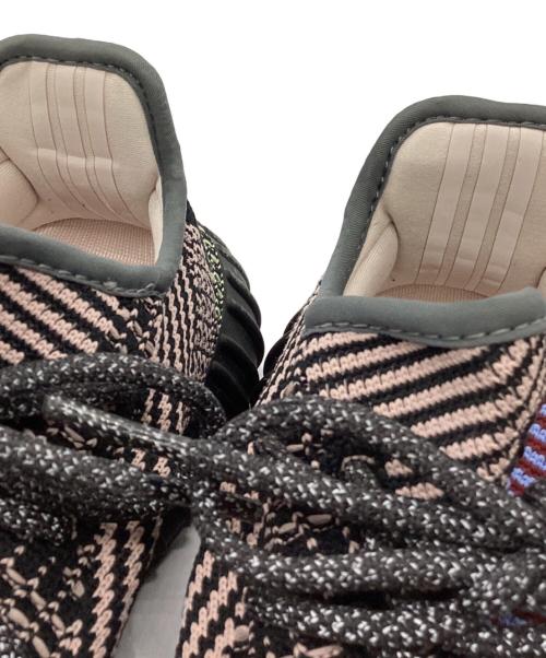 adidas（アディダス）adidas (アディダス) スニーカー/Yeezy Boost Yecheil ベージュ×ブラック サイズ:26.5の古着・服飾アイテム