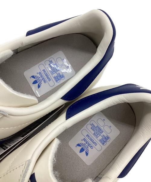 adidas（アディダス）adidas (アディダス) スニーカー アイボリー サイズ:29 未使用品の古着・服飾アイテム