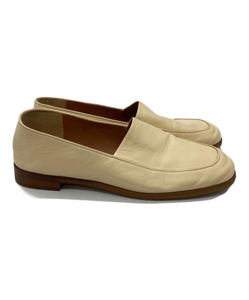 <OE>（オーエ）＜OE＞ (オーエ) ローファー ベージュ サイズ:39の古着・服飾アイテム