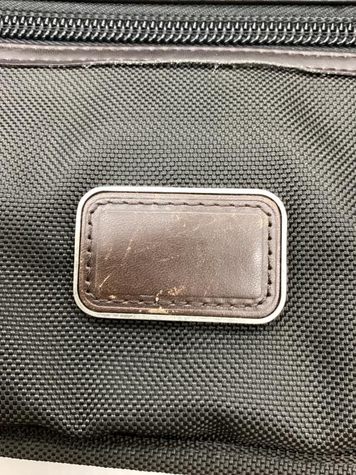 TUMI（トゥミ）TUMI (トゥミ) メッセンジャーバッグ ブラウンの古着・服飾アイテム