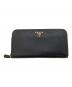 PRADA（プラダ）の古着「ラウンドファスナー長財布」｜ブラック