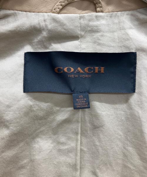 COACH（コーチ）COACH (コーチ) レザージャケット ベージュ サイズ:XSの古着・服飾アイテム