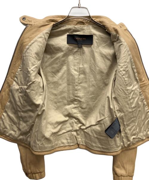 COACH（コーチ）COACH (コーチ) レザージャケット ベージュ サイズ:XSの古着・服飾アイテム