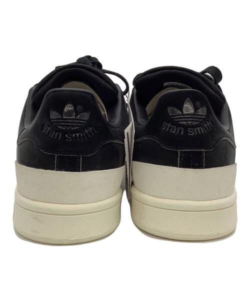 adidas（アディダス）adidas (アディダス) スニーカー ホワイト×ブラック サイズ:24.5の古着・服飾アイテム