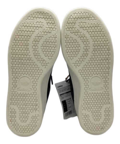 adidas（アディダス）adidas (アディダス) スニーカー ホワイト×ブラック サイズ:24.5の古着・服飾アイテム