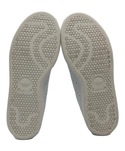 adidas（アディダス）adidas (アディダス) スニーカー ホワイト サイズ:24.5の古着・服飾アイテム