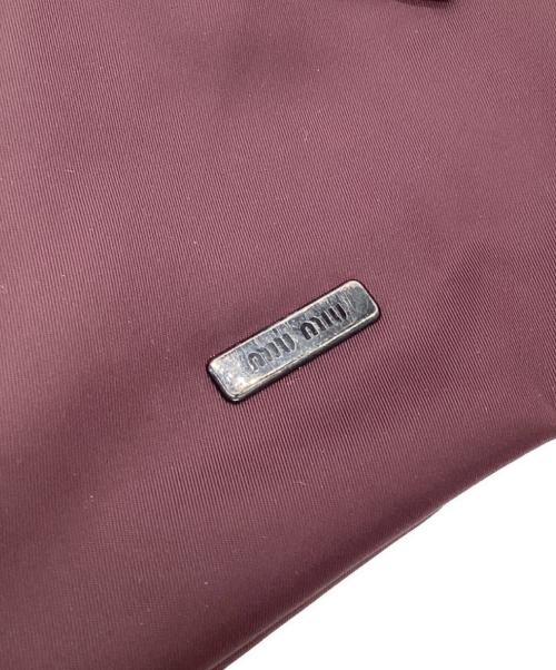 MIU MIU（ミュウミュウ）MIU MIU (ミュウミュウ) ナイロンバッグ ワインレッドの古着・服飾アイテム