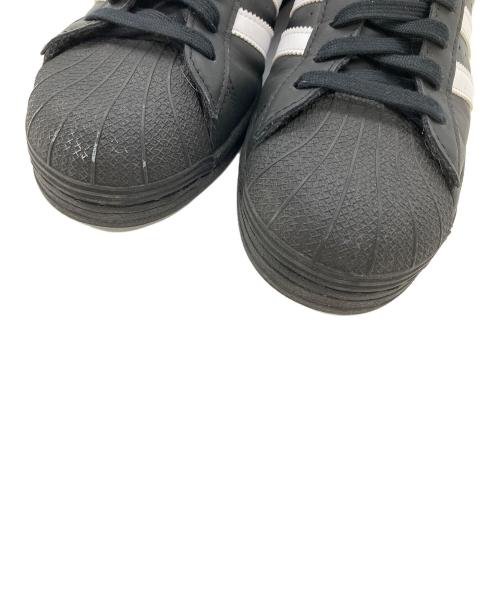 adidas（アディダス）adidas (アディダス) ローカットスニーカー ホワイト×ブラック サイズ:27.5cmの古着・服飾アイテム