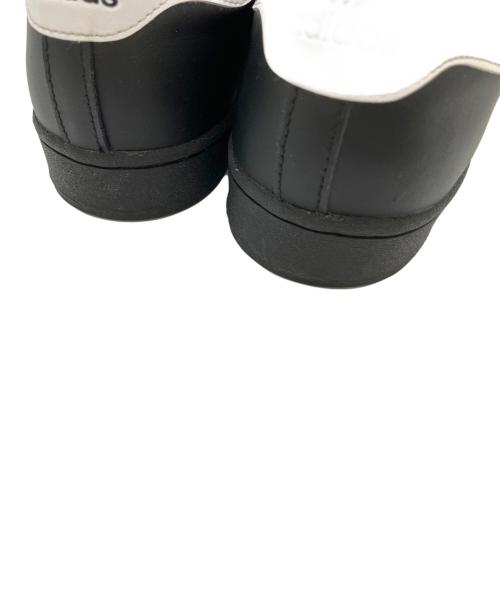 adidas（アディダス）adidas (アディダス) ローカットスニーカー ホワイト×ブラック サイズ:27.5cmの古着・服飾アイテム